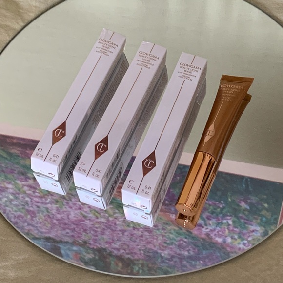 BNIB *SOLD OUT IN NA* CHARLOTTE TILBURY BEAUTY LIGHT WAND in GOLDGASM *TIKTOK🤩* - Picture 3 of 16